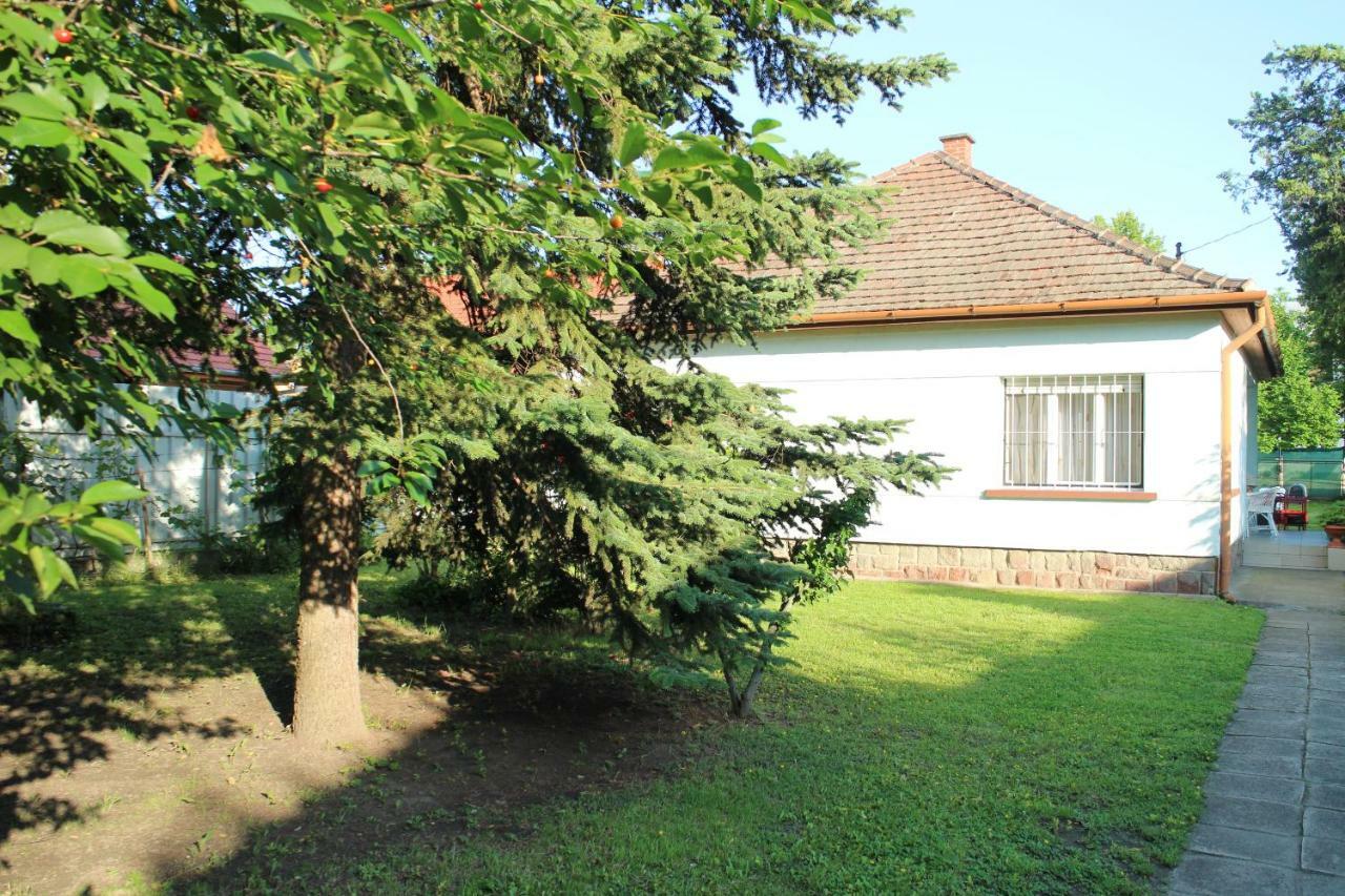 Villa Evelin Nyaralohaz Siófok Exterior foto